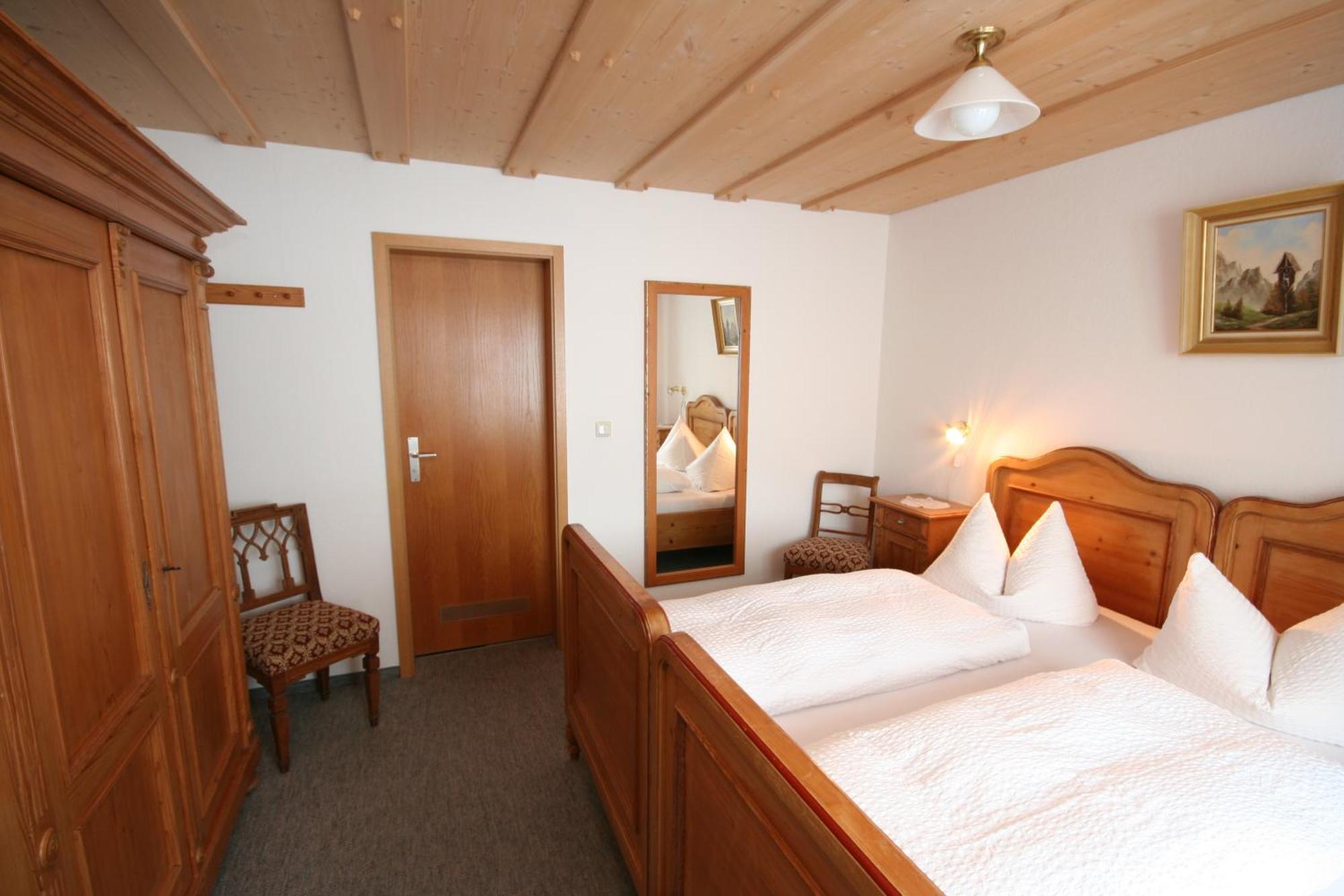 Ferienwohnungen Hennenmühle Bad Hindelang Habitación foto